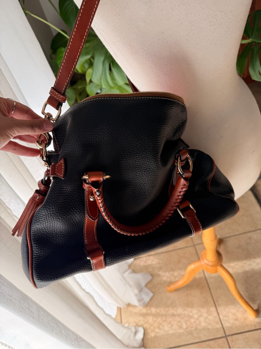 Authentic Dooney & Bourke Pebbled Leather Medium Satchel - Picture 7 of 11